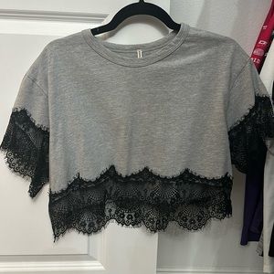 Emma & Sam (LF) laced trim cropped tee